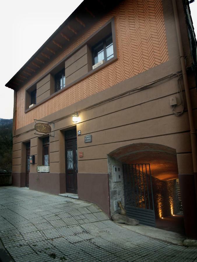 El Sumiciu Guest House Mieres  Luaran gambar